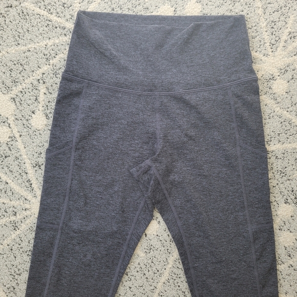 Aerie offline the hugger high rise leggings side pockets - Picture 3 of 10